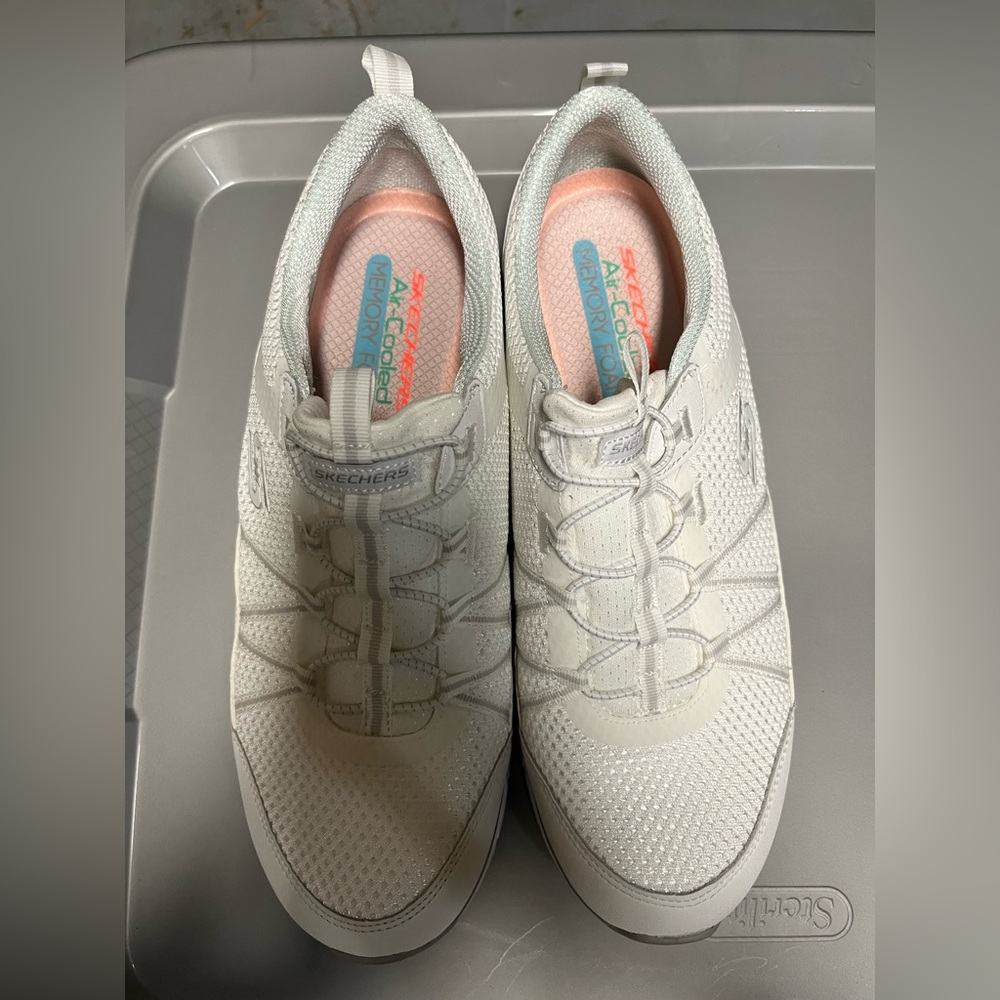 Skechers Memory Foam Air Cooled Sneakers (SIZE:9.5)